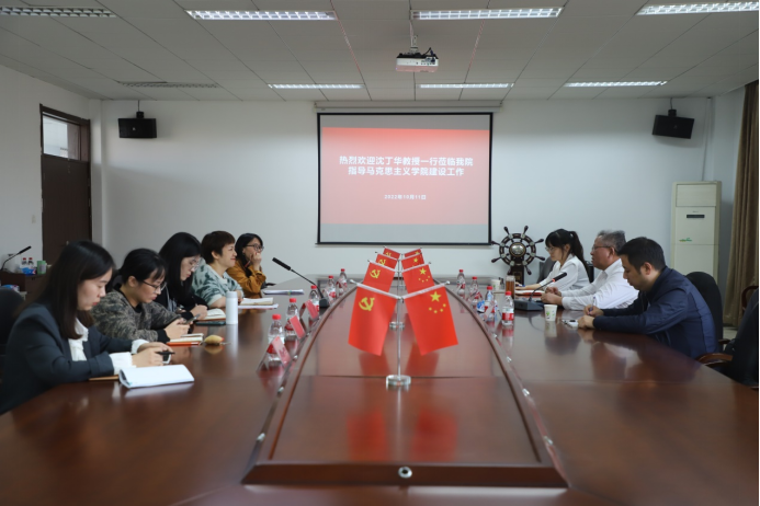 座谈会上,叶颖蕊对嘉兴市司法局一直以来对学院建设发展上的支持表示